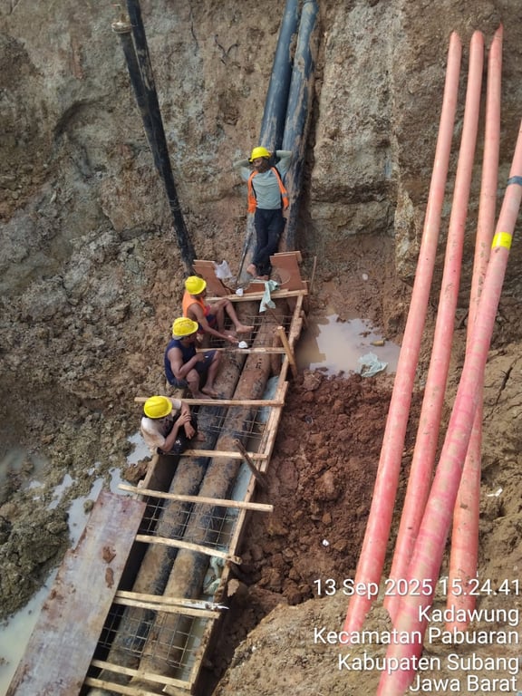 Instalasi pipa PDAM skala besar di Subang, Jawa Barat