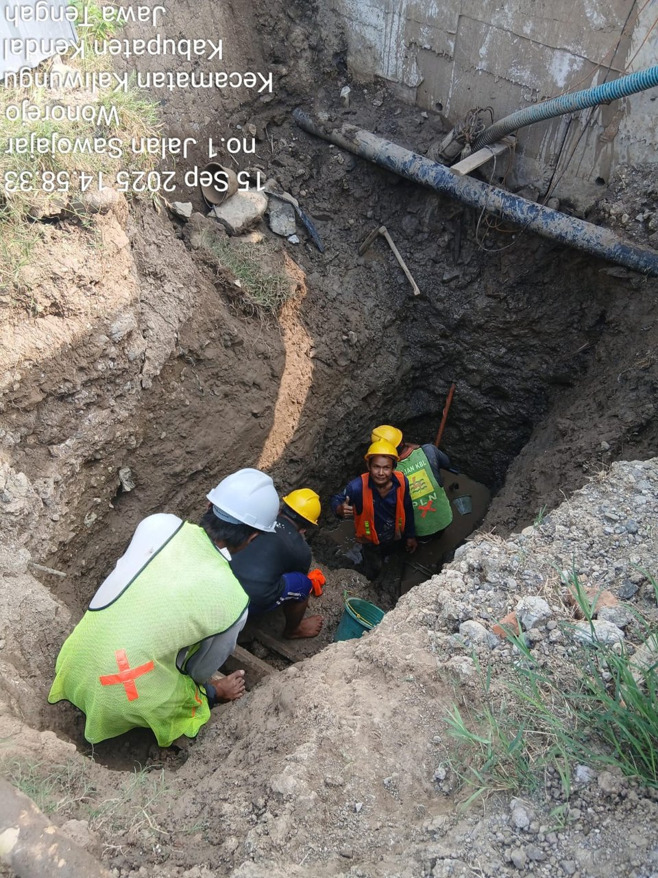 Tim Boringan bekerja di proyek PDAM Kendal